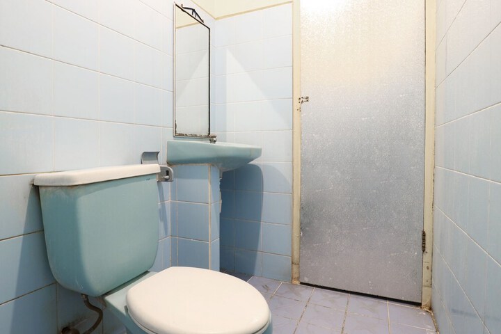 Room 43 of 63