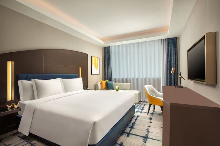 Room 4 of 110