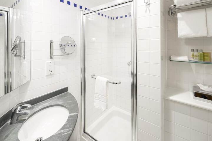 Clean Restrooms