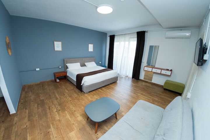 Room 31 of 90