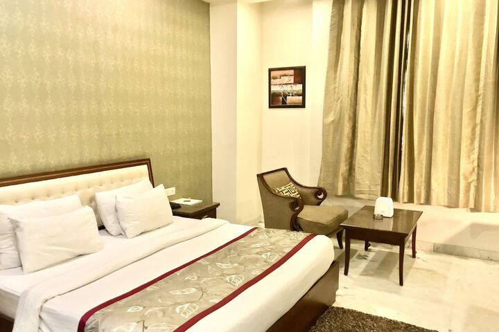 Room 83 of 288
