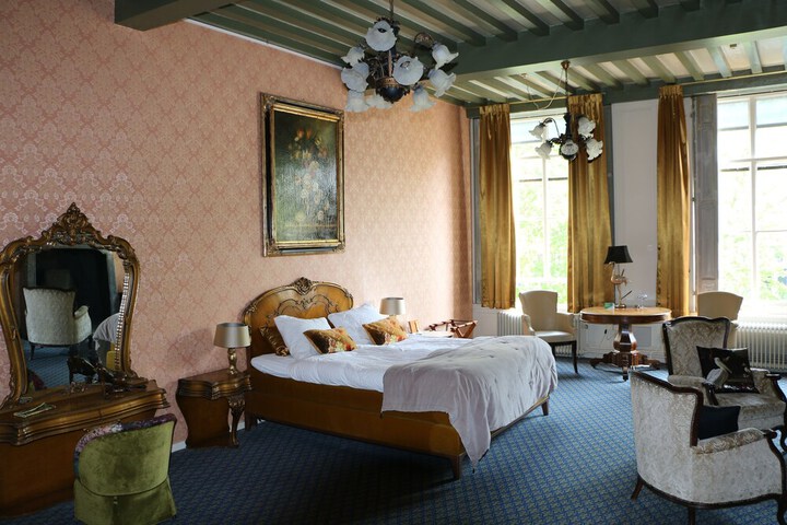 Room 8 of 21