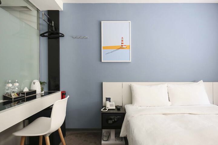 Room 26 of 45
