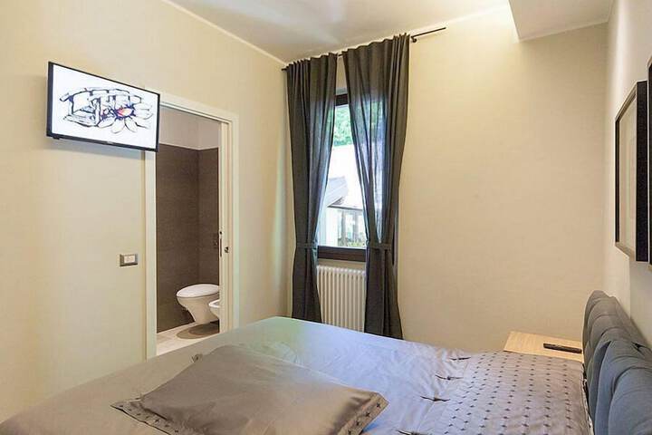Room 12 of 15