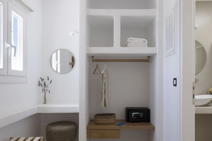 Room 32 of 101