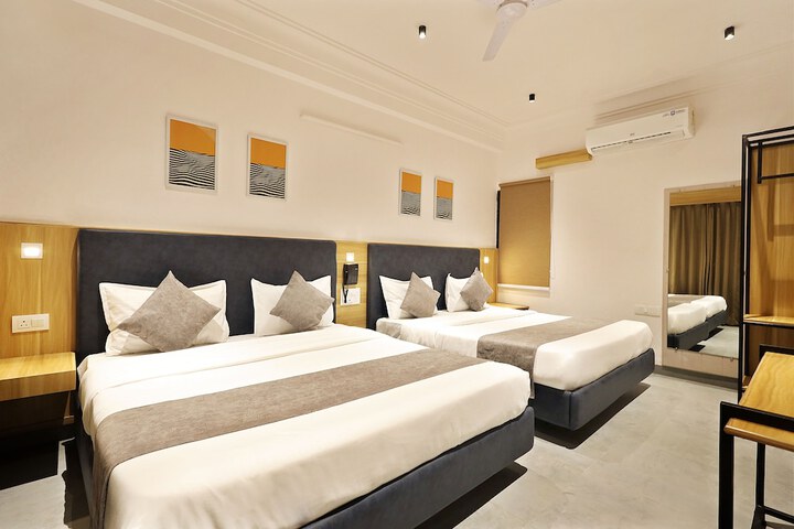 Room 15 of 34