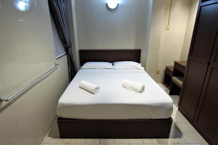 Room 6 of 22