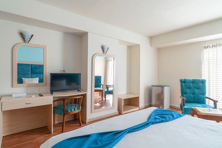 Room 8 of 37