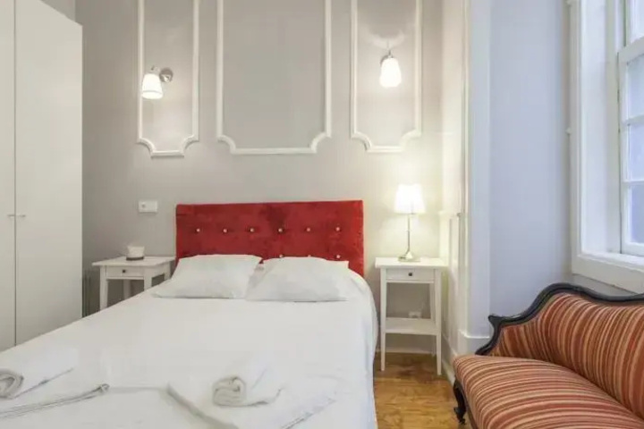 Room 3 of 9