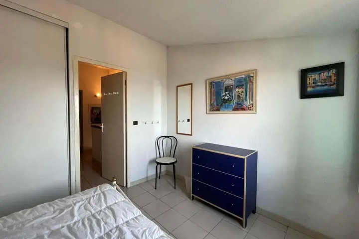 Room 2 of 3