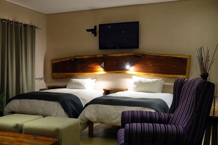 Room 10 of 37
