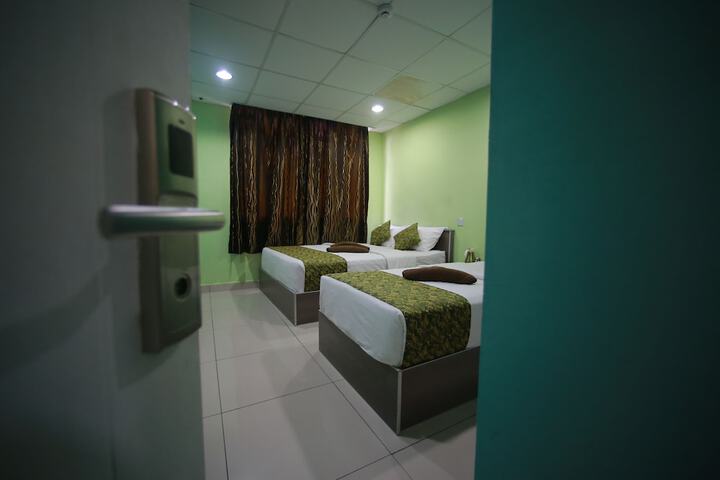 Room 36 of 128
