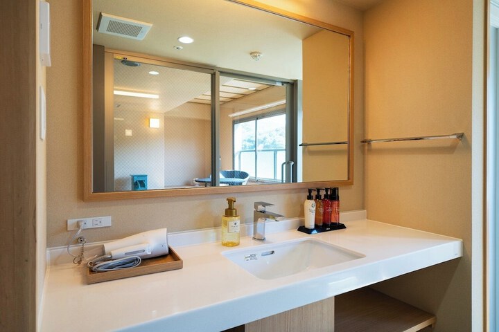 Room 21 of 46