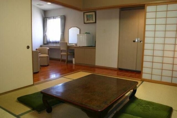 Room 7 of 50