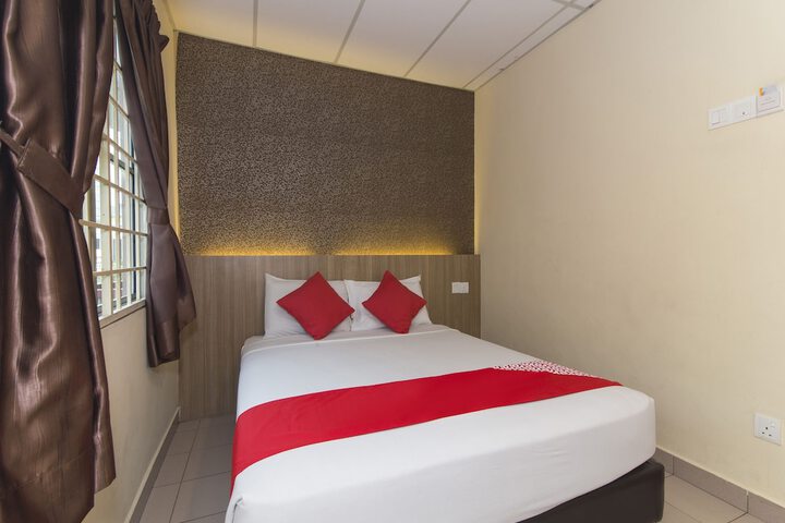 Room 21 of 37