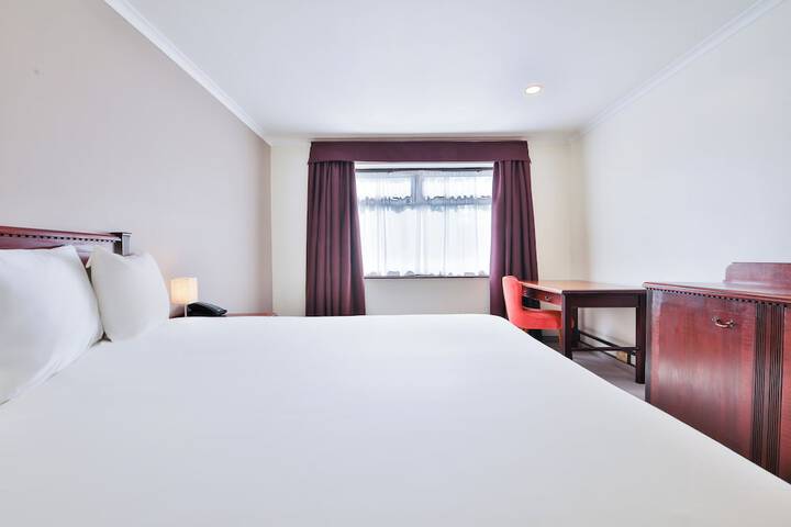Room 43 of 110