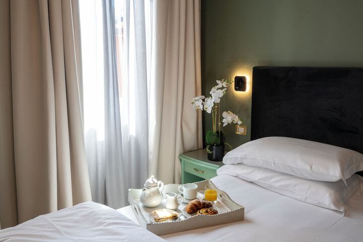 Room 44 of 115