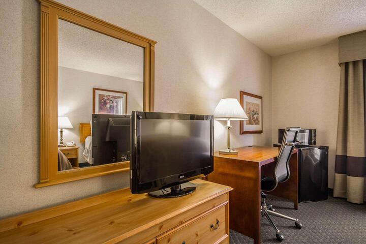 2 Double Beds (8 of 8)