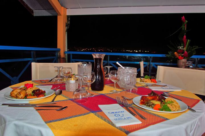 Dining 31 of 46