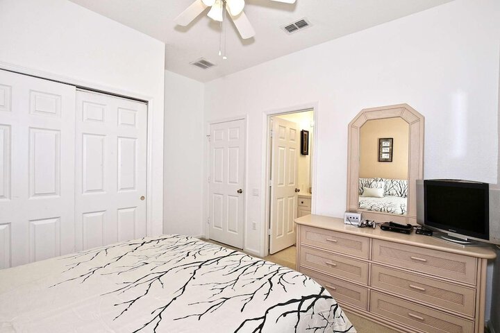 Room 10 of 50