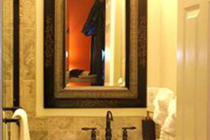 Room 5 of 18