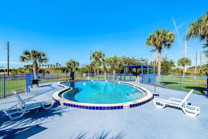 Pool 22 of 40