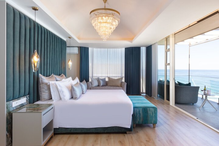 Room 13 of 52
