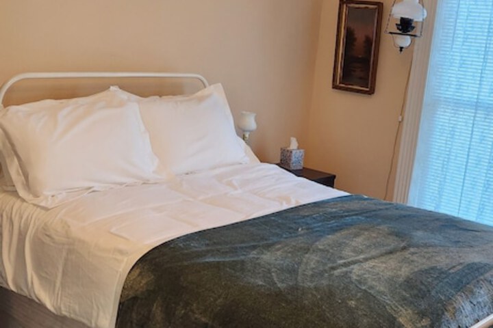 Room 28 of 83