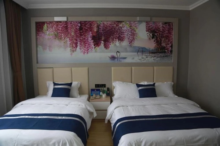 Room 13 of 22