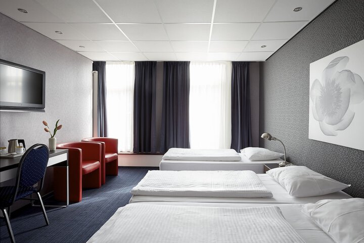 Room 7 of 24