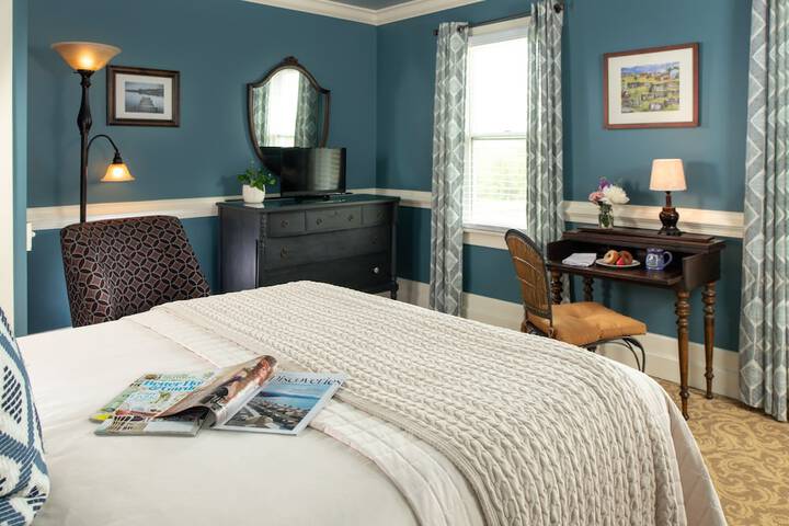 Room 12 of 25