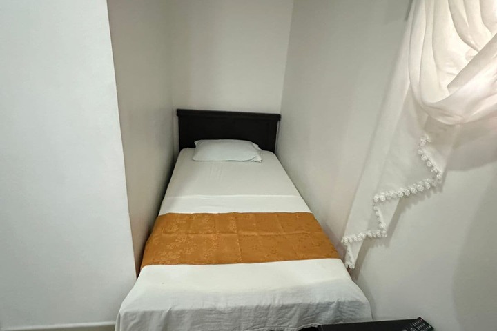 Room 35 of 41