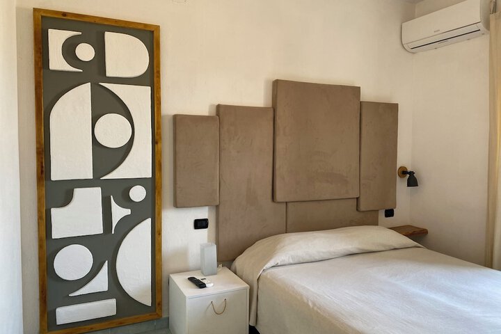 Room 48 of 104