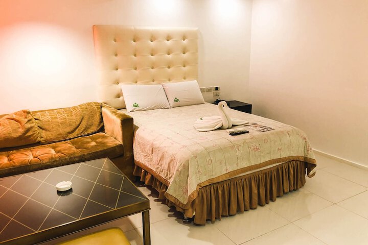 Room 18 of 31