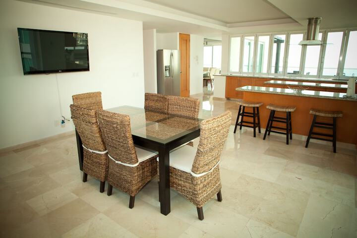 Room 11 of 26