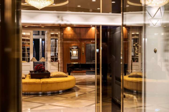 Guest Lobby