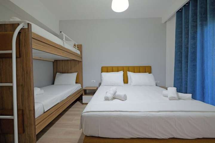 Room 9 of 96