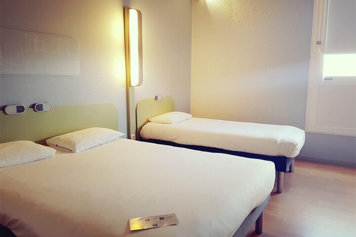 Room 8 of 29