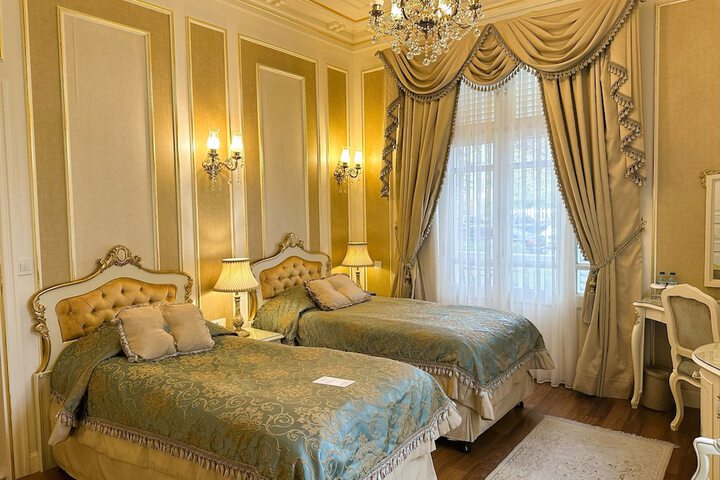 Room 19 of 83