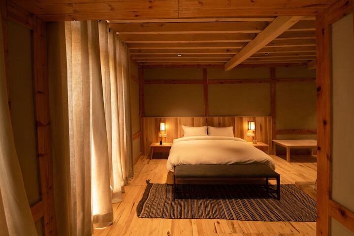 Room 15 of 54