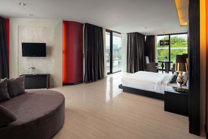 Room 27 of 89