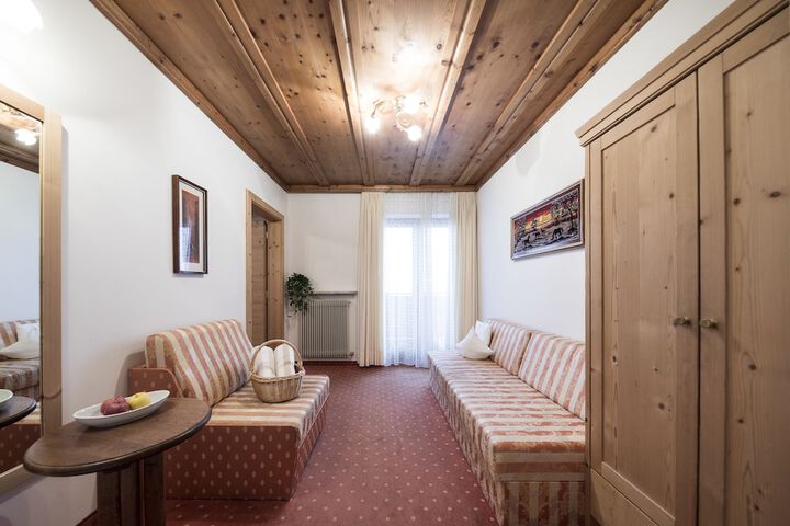 Room 4 of 29
