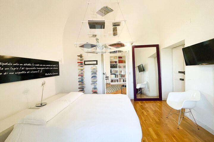 Room 27 of 85