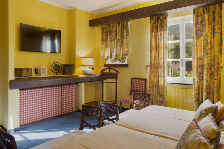 Room 14 of 90