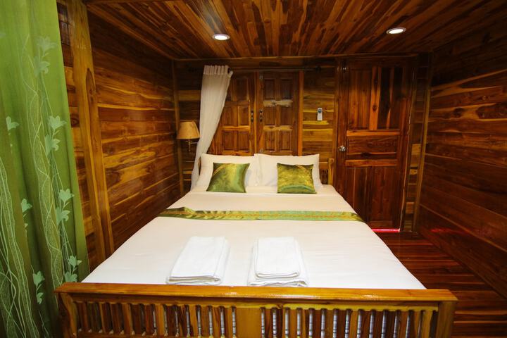 Room 18 of 34