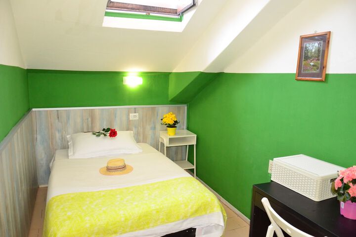 Room 10 of 52