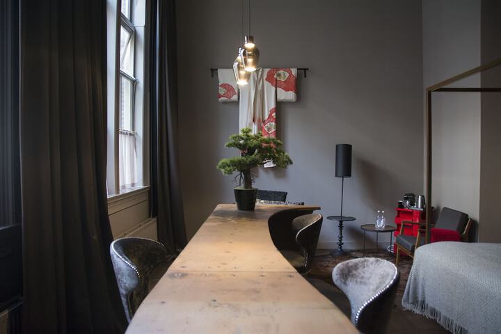 Room 40 of 98