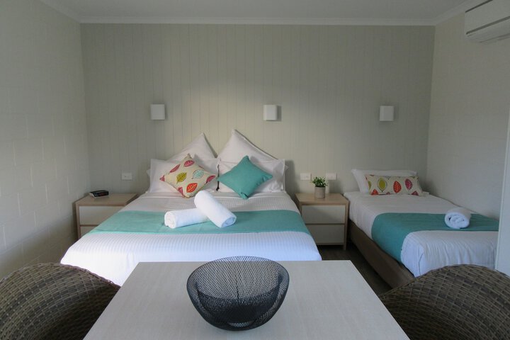 Room 15 of 93