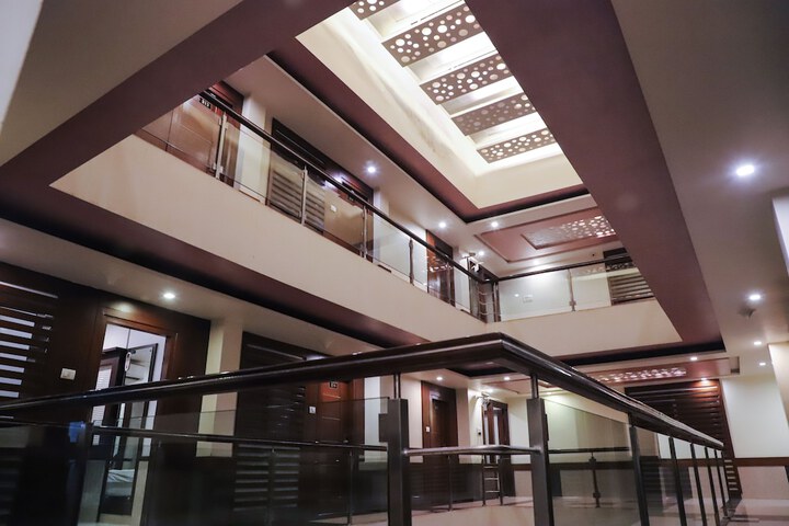 Hotel Interior 5 of 32