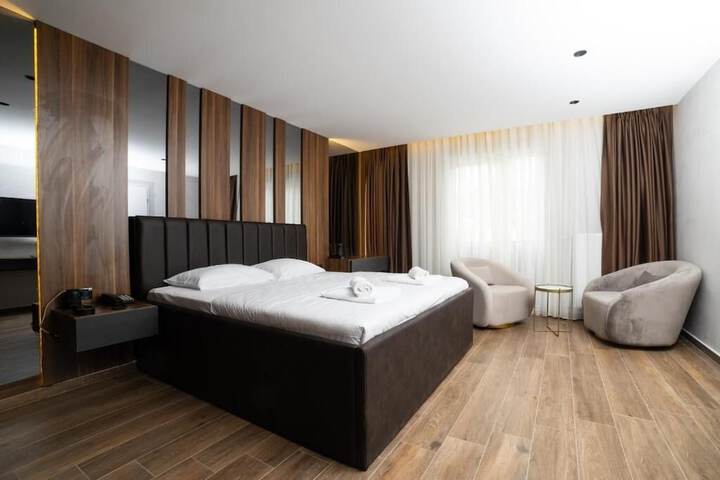 Room 14 of 36
